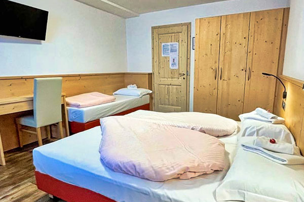 Clicca per andare sul sito web: B&B Affittacamere Lodge Ski Pampeago - www.lodgeskipampeago.it