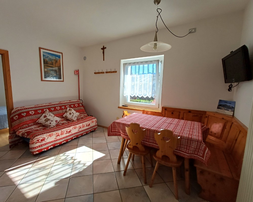 Appartamento Vacanze / Flat / Wohnung zu vermieten a Varena - Signora Luisa - Via Mercato 51 - Tel: 3485900835