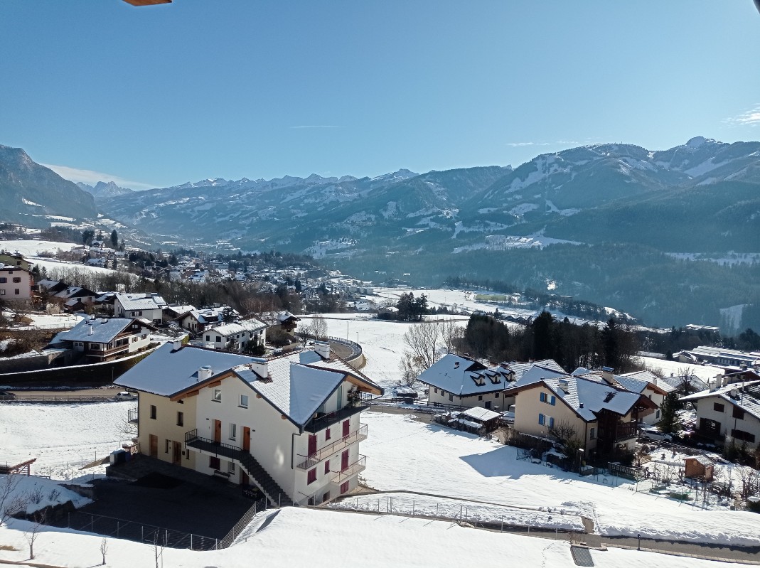 Appartamento Vacanze / Flat / Wohnung zu vermieten a Carano - Varesco Wilma - Via Giovanelli 59/c - Tel: 0462342677