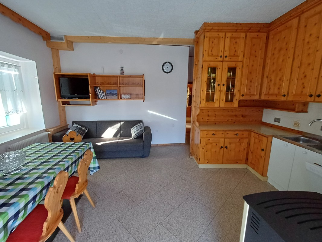 Appartamento Vacanze / Flat / Wohnung zu vermieten a Varena - Signora Luisa - Via Mercato 47  - Tel: 3485900835