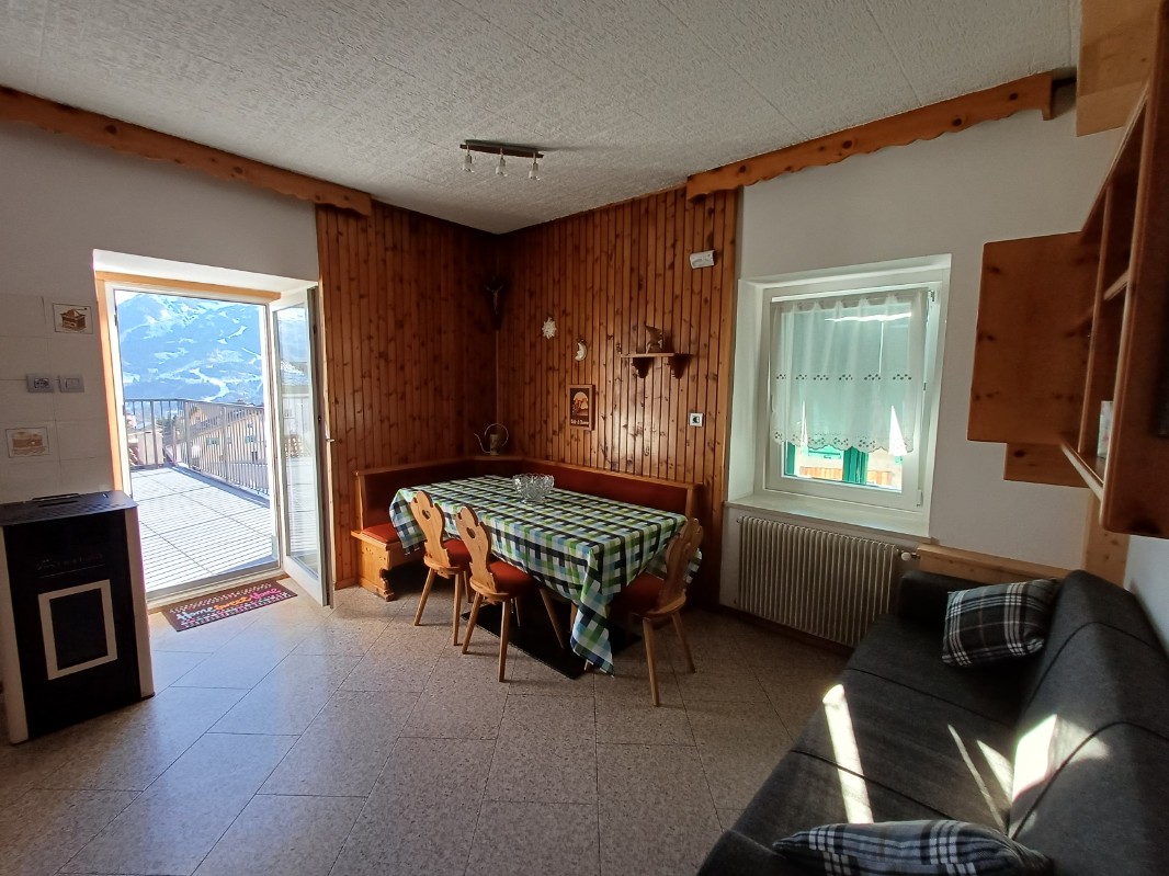 Appartamento Vacanze / Flat / Wohnung zu vermieten a Varena - Signora Luisa - Via Mercato 47  - Tel: 3485900835