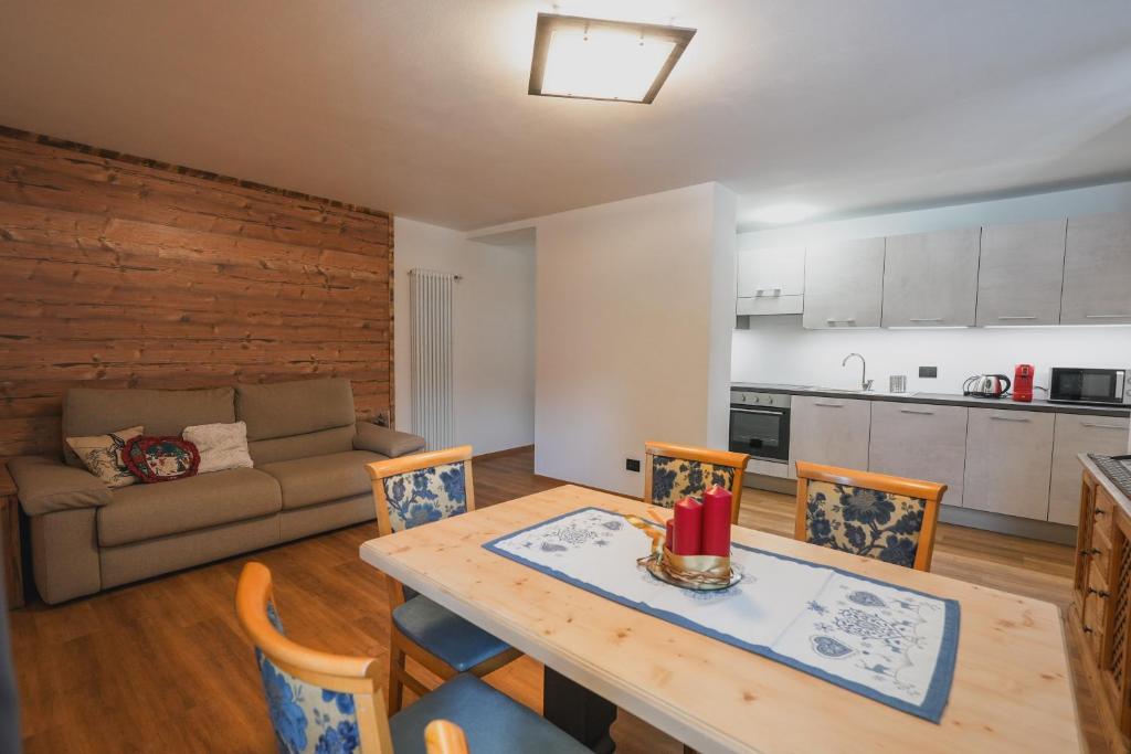 Appartamento Vacanze / Flat / Wohnung zu vermieten a Cavalese - Signor Luca - Via Gastaldo 1 - Tel: 3515120814