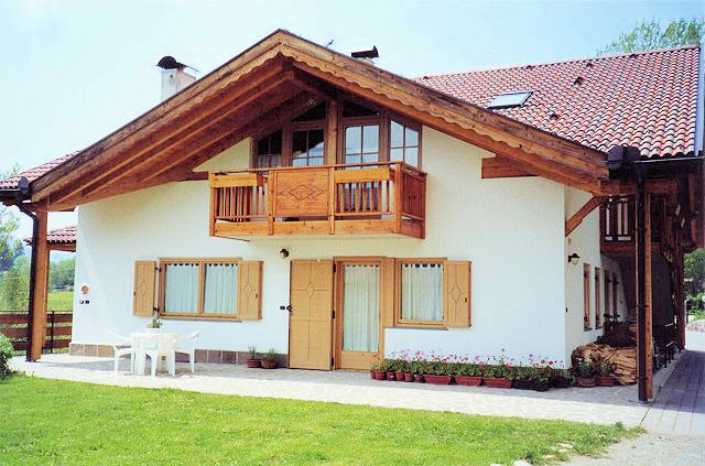 Appartamento a Castello Molina di Fiemme - Nones Serafino - Loc. Medoina 2 - Tel: 0462341124 - Val di Fiemme - Trentino