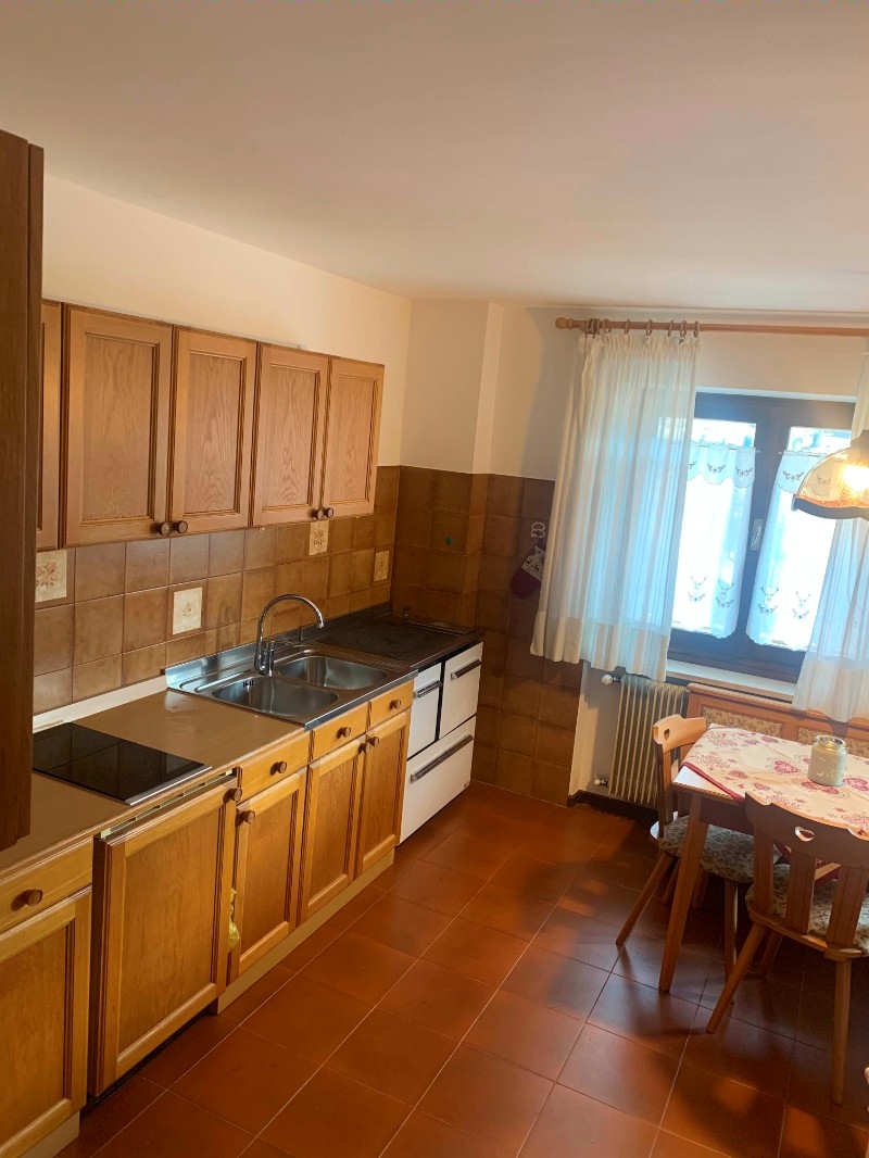 Appartamento Vacanze / Flat / Wohnung zu vermieten a Ziano di Fiemme - Signora barbara - Via Roa Bianca 5 - Tel: 3498053200