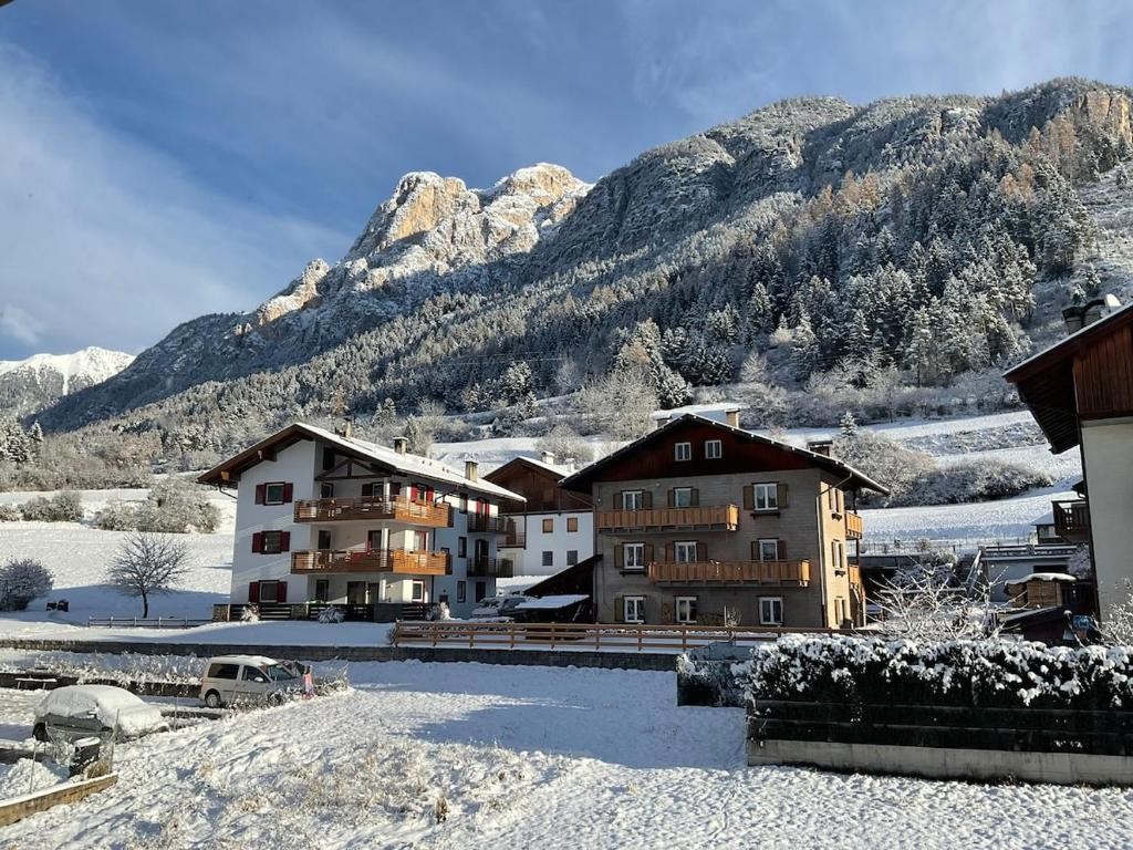 Appartamento Vacanze / Flat / Wohnung zu vermieten a Tesero - Signor Alessio - Via Rododendri 19A - Tel: 3481706602