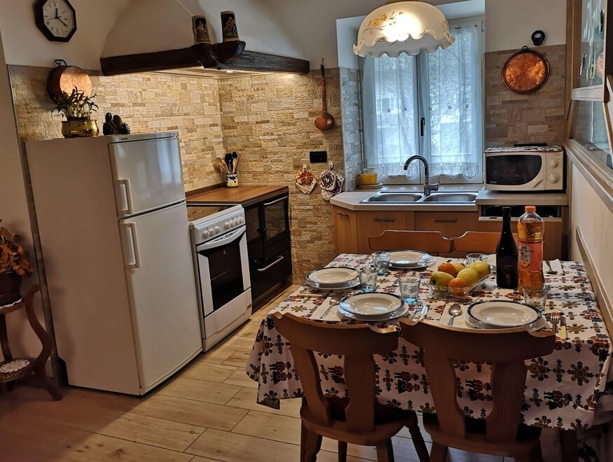 Appartamento Vacanze / Flat / Wohnung zu vermieten a Varena - Signor Cemin - Via Val del Ru 2 - Tel: 3394365710