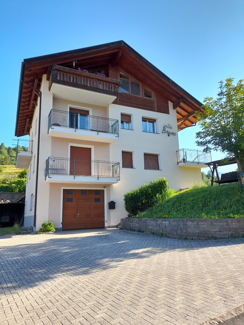 Appartamento Vacanze / Flat / Wohnung zu vermieten a Castello Molina di Fiemme - Signora Sandra - Stazione 72 - Tel: 3281696015