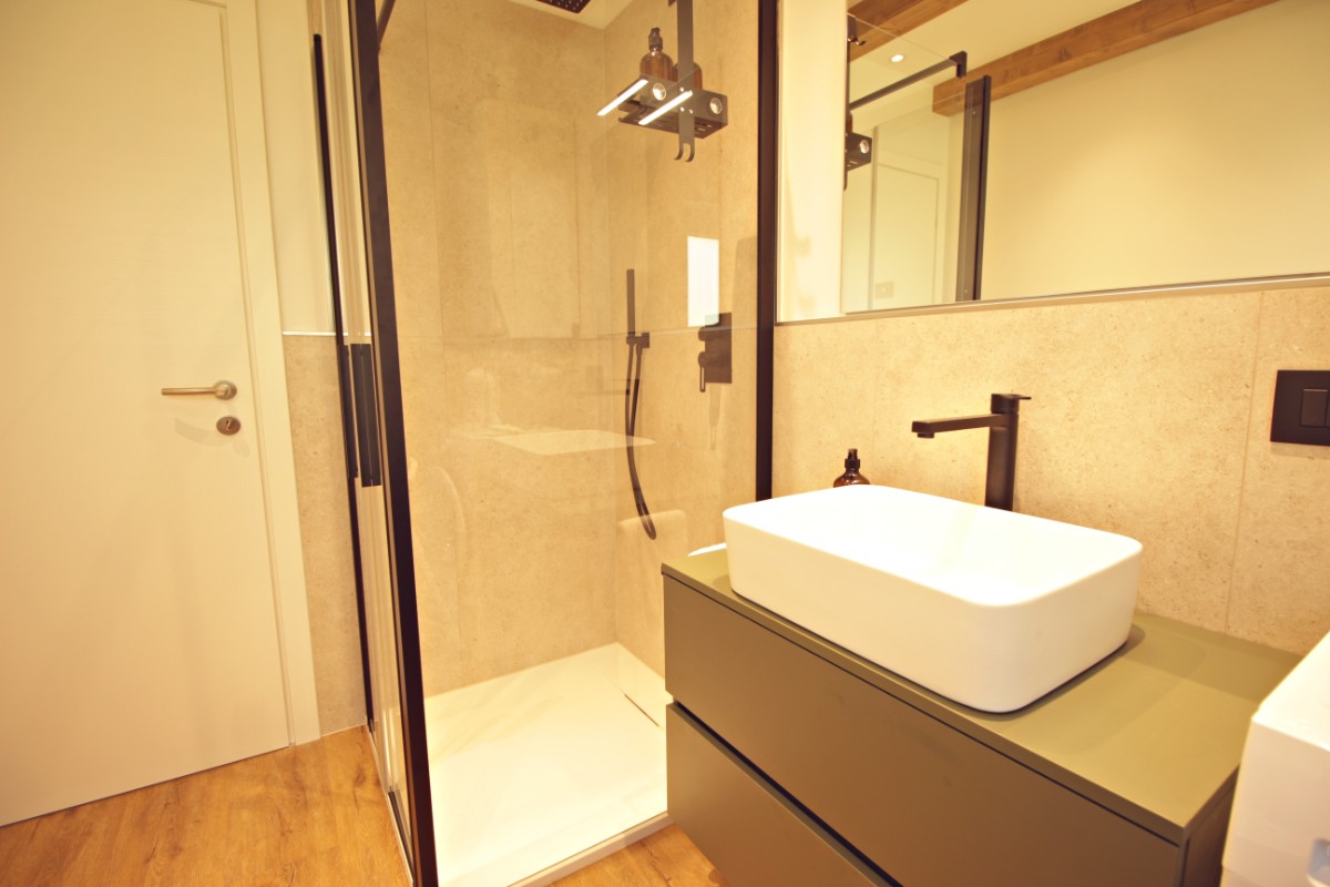 Appartamento Vacanze / Flat / Wohnung zu vermieten a Castello Molina di Fiemme - Signor Dezulian - Via Segherie 58 - Tel: 3495512936