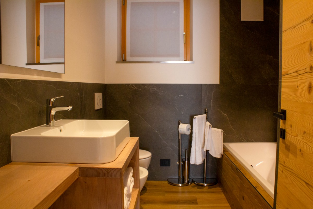 Appartamento Vacanze / Flat / Wohnung zu vermieten a Tesero - Signora Paola - Via Arlazza 21 - Tel: 3487797595