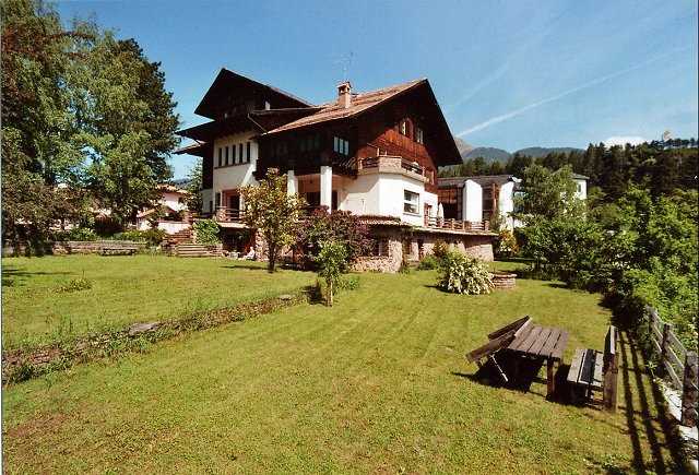 Appartamento Vacanze / Flat / Wohnung zu vermieten a Cavalese - Dagostin Liliana - Via Rizzela 2 - Tel: 0462340010