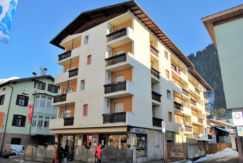 Offerta Last Minute Appartamento a Predazzo - Sergio e Edith - Via Via Cesare Battisti 6 - Tel 3931123171